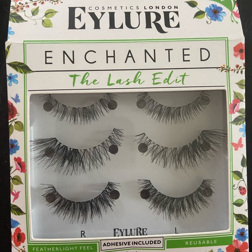 False Eyelash Bundle - Picture 2 of 8